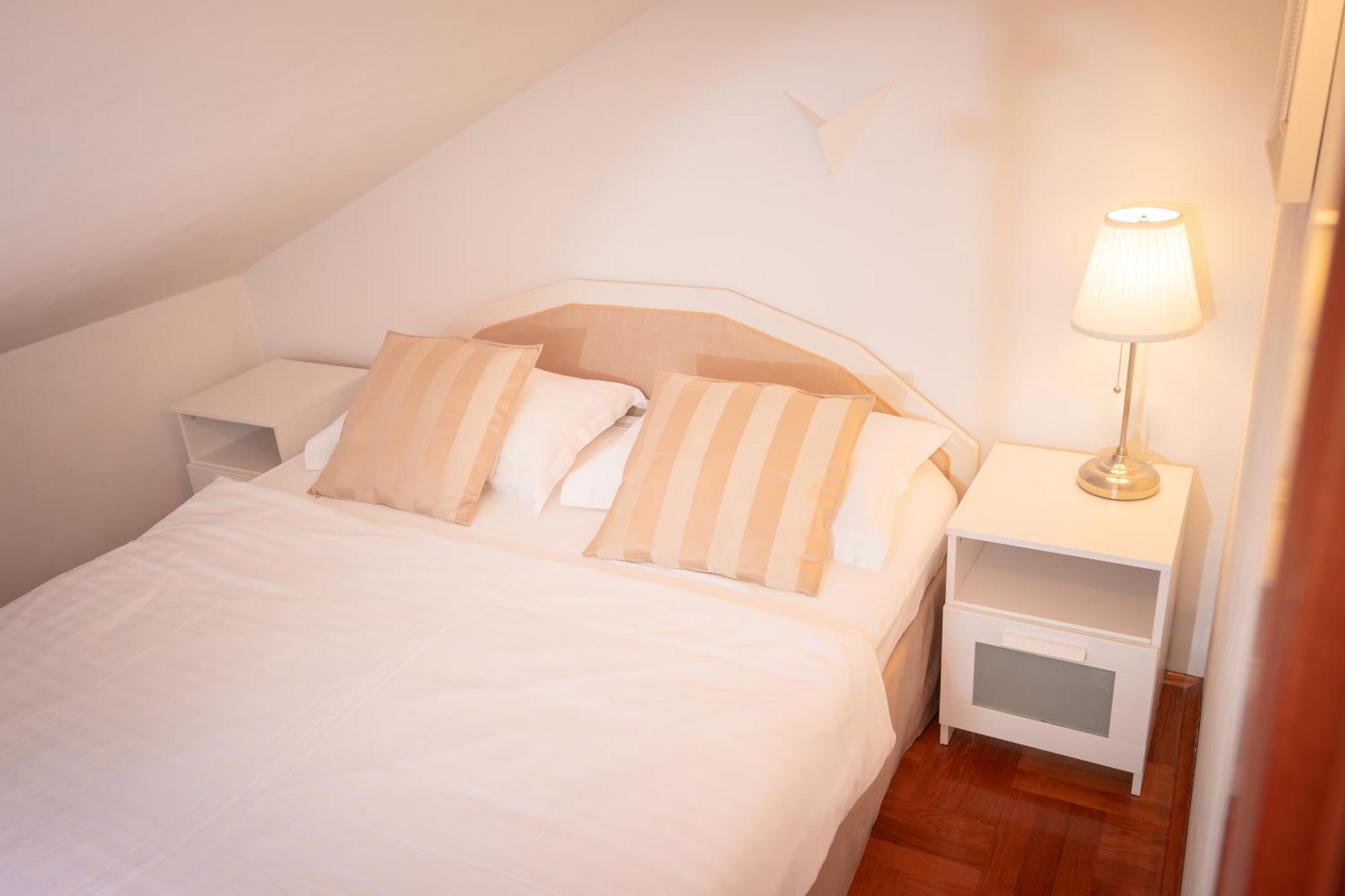 Kalina Deluxe Apartments Jelsa  Dış mekan fotoğraf